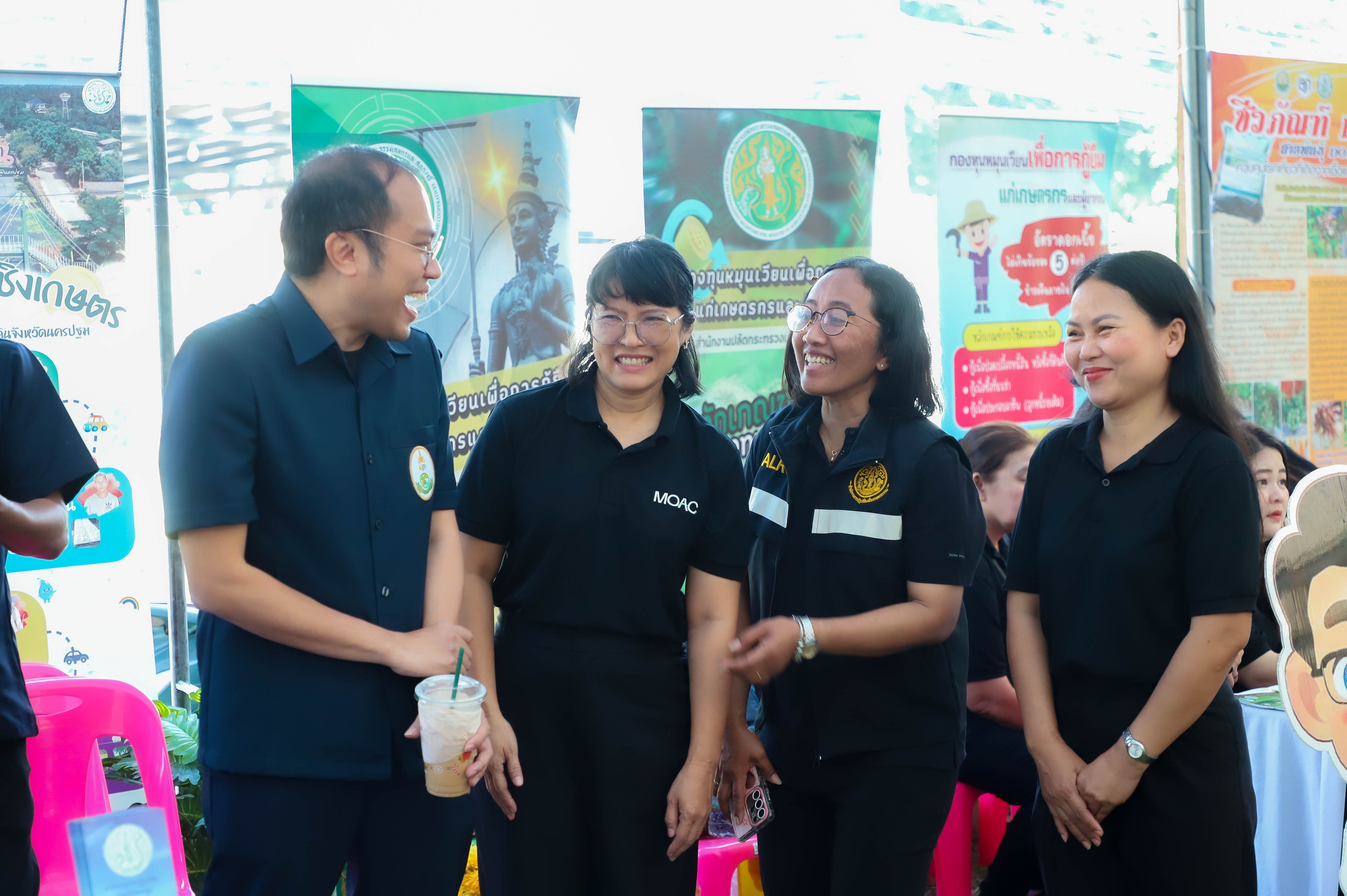 title - รองนายกฯ และรัฐมนตรีว่าการกระทรวงเกษตรฯ เปิดโครงการคลินิกเกษตรเคลื่อนที่ในพระราชานุเคราะห์ฯ ณ จังหวัดนครปฐม